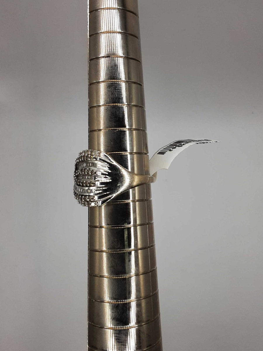Women's Ring - White Gold 10k (.417) 4.6 grams Size 8