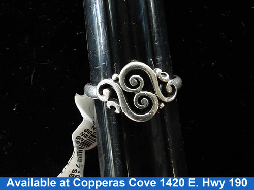 Women's Ring - Silver 2.8 grams Size 7.5