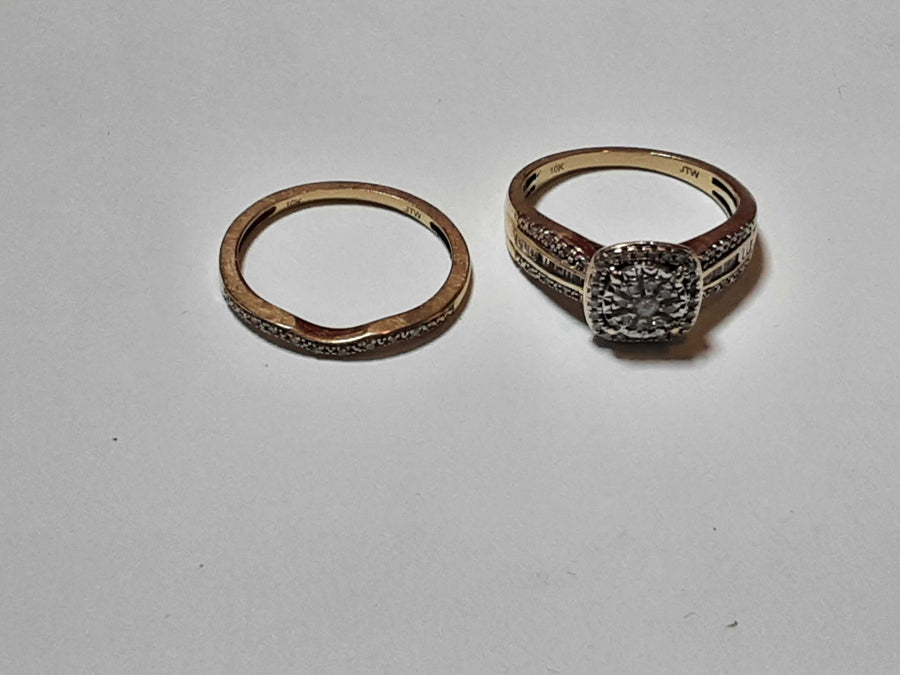 Ring - Wedding Set - Yellow Gold 10k (.417) 4.1 grams Size 7.5