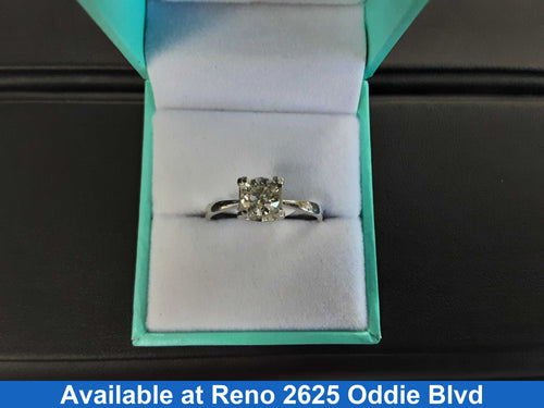 Women's Ring - Solitaire - Platinum 4.3 grams Size 9