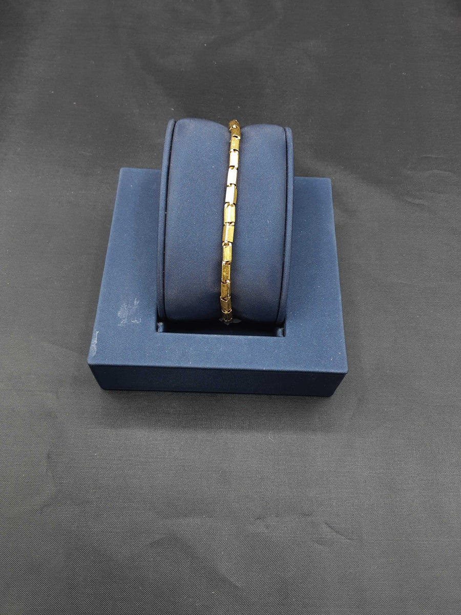 Box Bracelet - Yellow Gold 22k (.917) 15.1 grams 9 inch