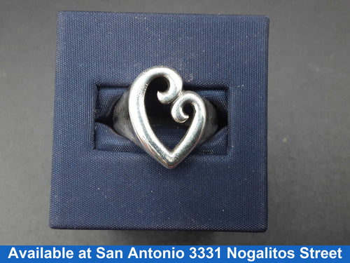 Women's Ring - Silver 7.4 grams Size 8
