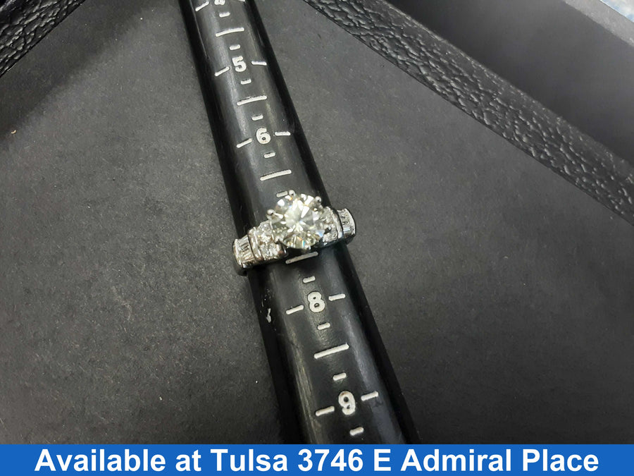 Women's Ring - Solitaire - White Gold 14k (.585) 10.2 grams Size 7.5