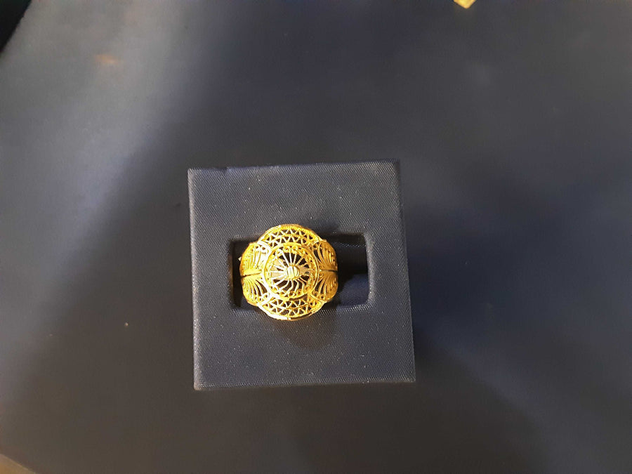 Women's Ring - Yellow Gold 14k (.585) 2.8 grams Size 7.5