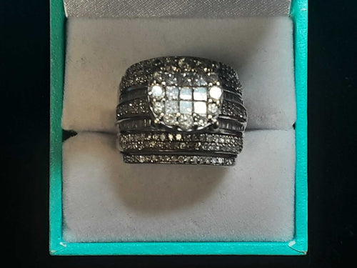 Women's Ring - White Gold 10k (.417) 8.8 grams Size 7.5