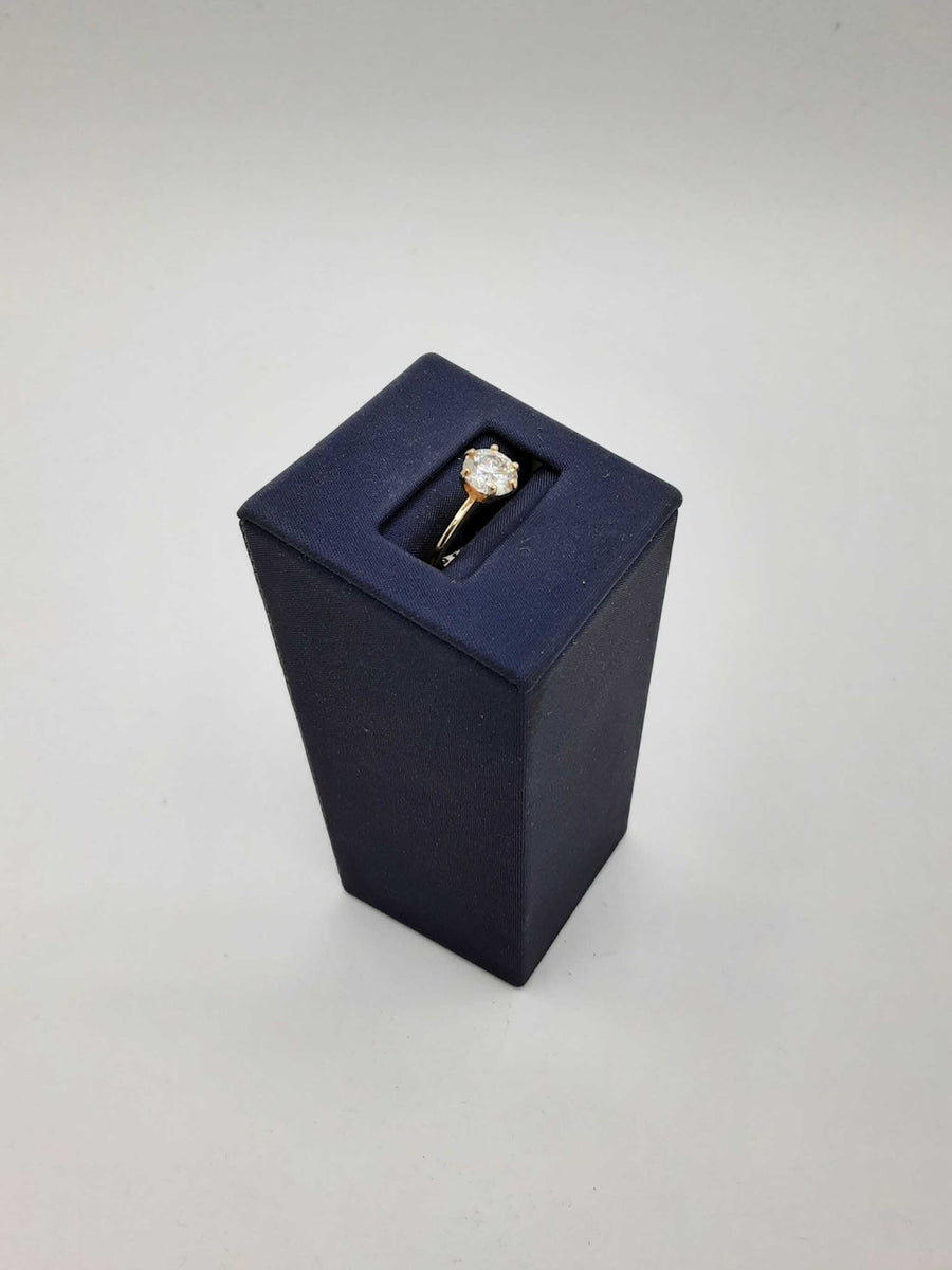 Women's Ring - Solitaire - Yellow Gold 14k (.585) 1.9 grams Size 7