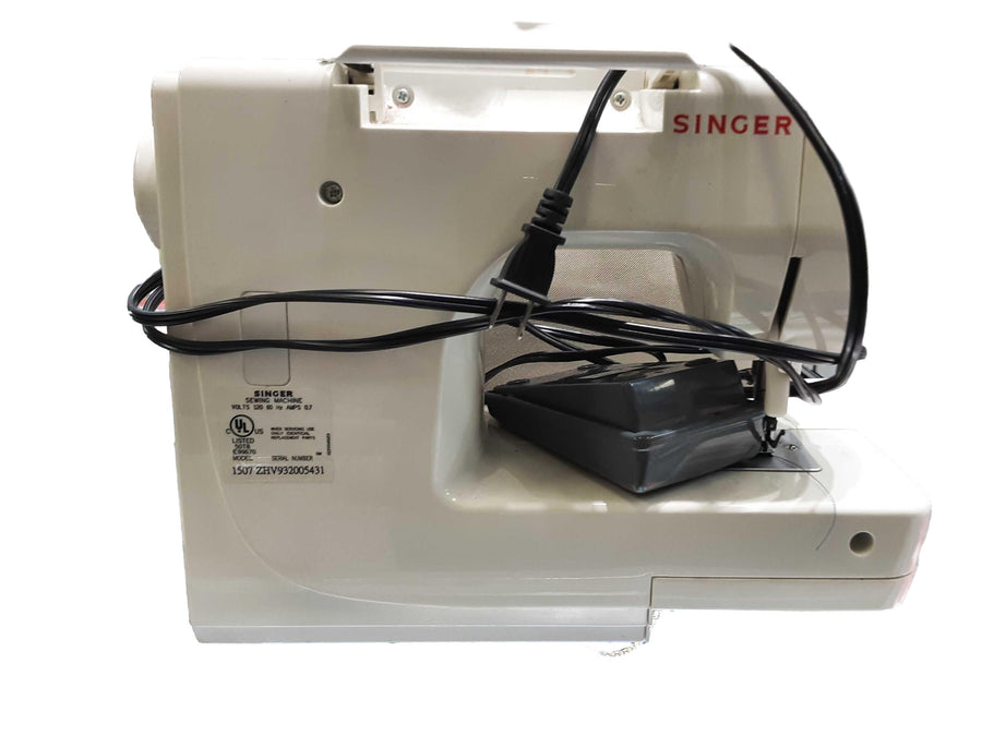 Singer 1507 White Sewing Machine / Accessory