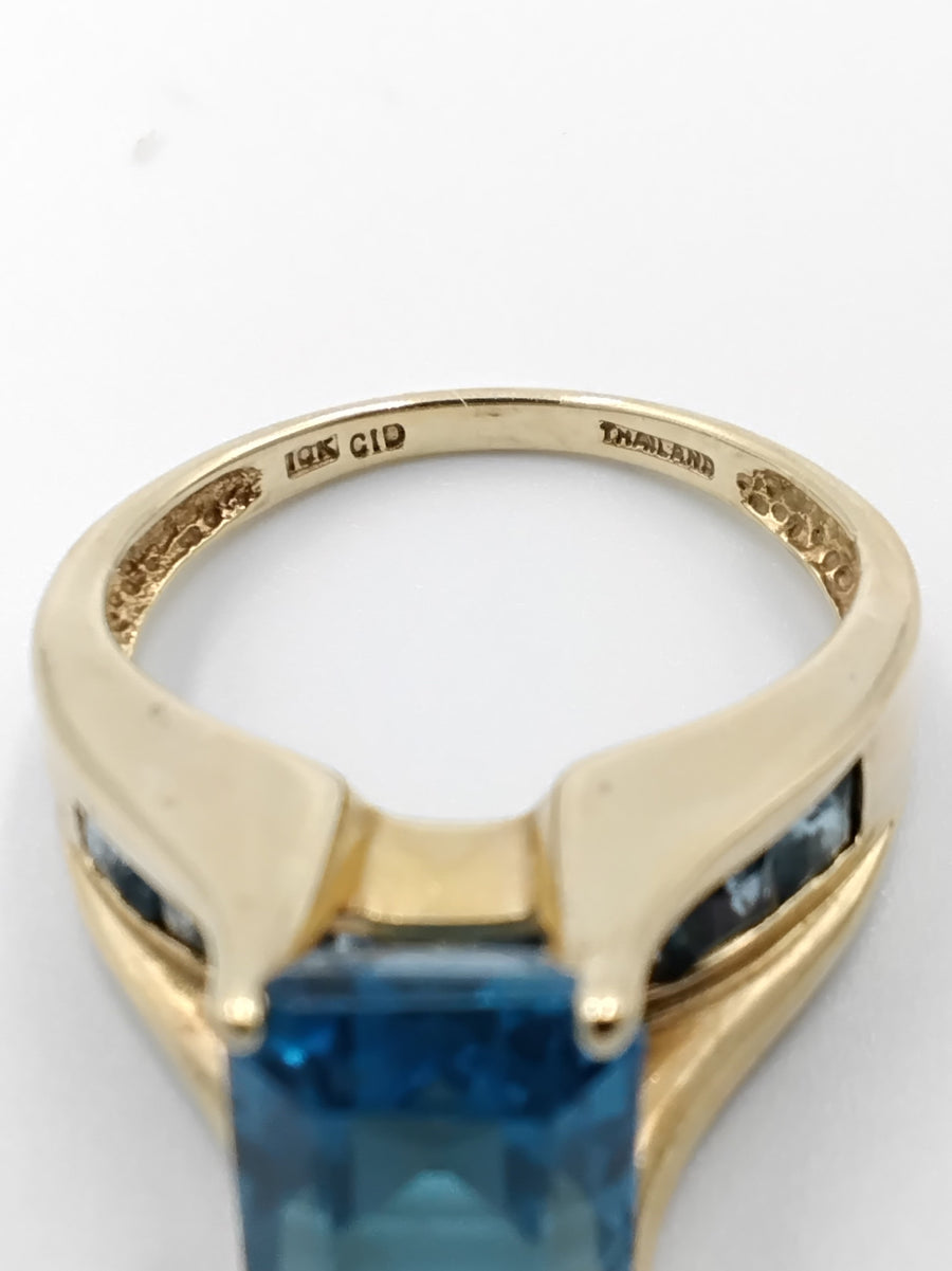 Women's Ring - Yellow Gold 10k (.417) 5.3 grams Size 7