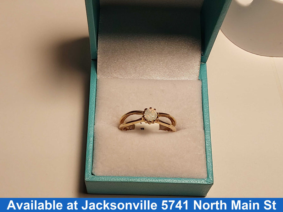 Women's Ring - Yellow Gold 10k (.417) 2.2 grams Size 8
