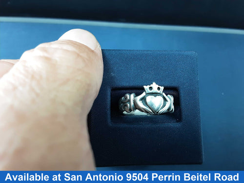 Women's Ring - Silver 5.8 grams Size 20