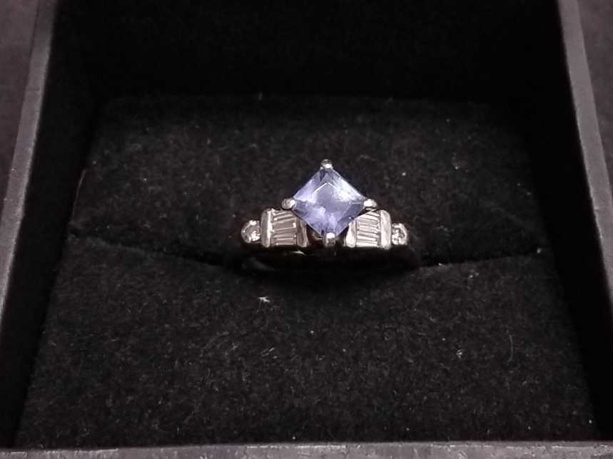 Women's Ring - White Gold 14k (.585) 7.5 grams Size 20