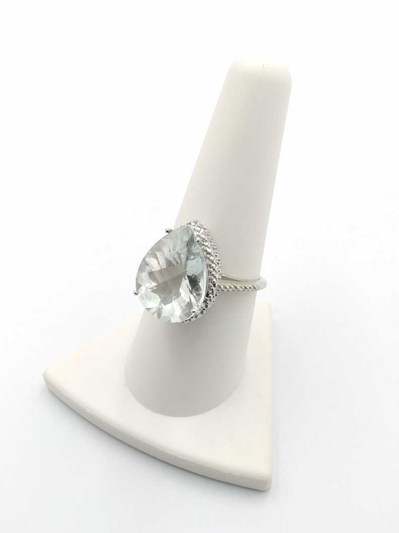 Women's Ring - Solitaire - White Gold 10k (.417) 5 grams Size 8
