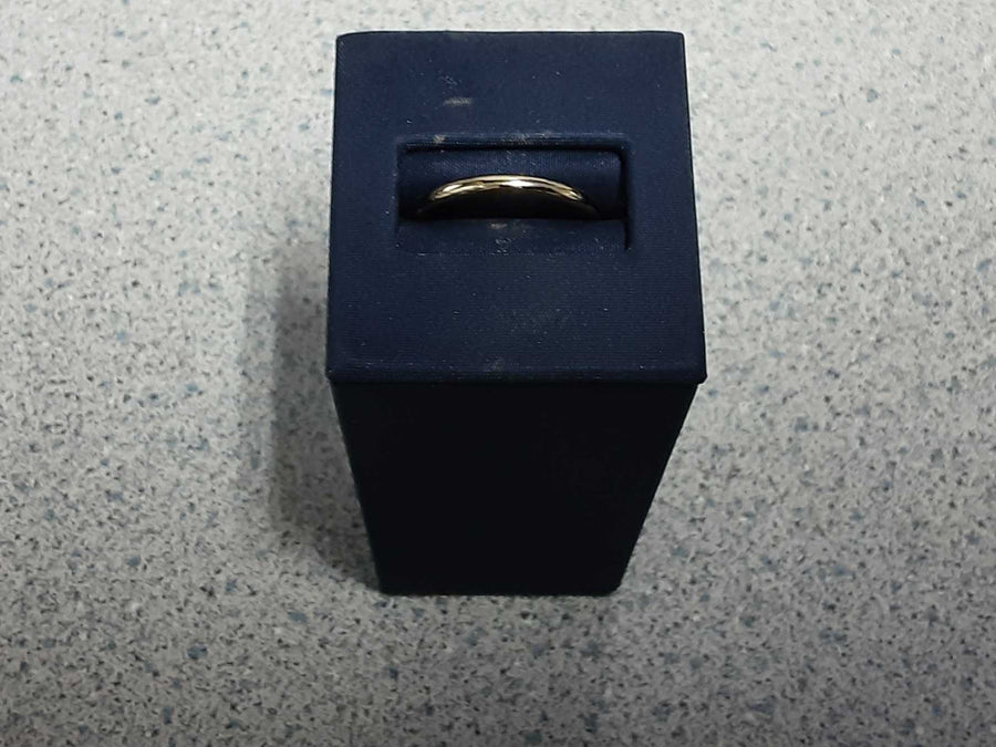 Ring - Wedding Band - Yellow Gold 10k (.417) 1.7 grams Size 10.5