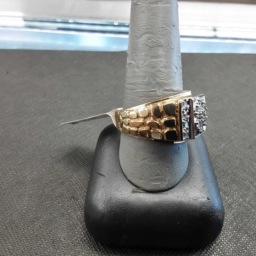 Men's Ring - Yellow Gold 14k (.585) 12.2 grams Size 10.5