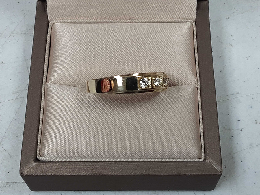 Men's Ring - Yellow Gold 10k (.417) 3.4 grams Size 12.5