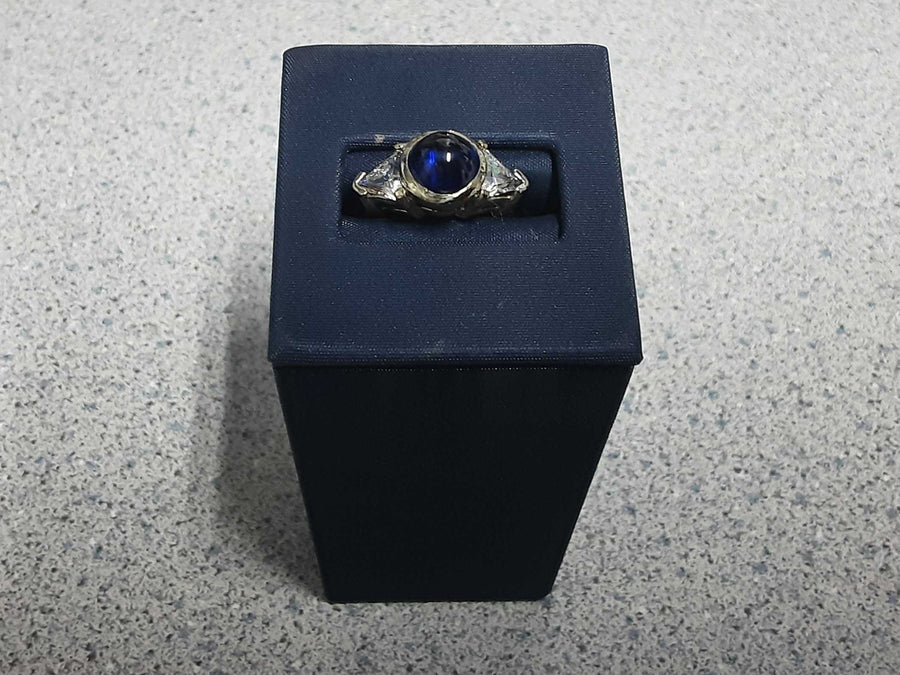 Women's Ring - Silver 7 grams Size 8.5