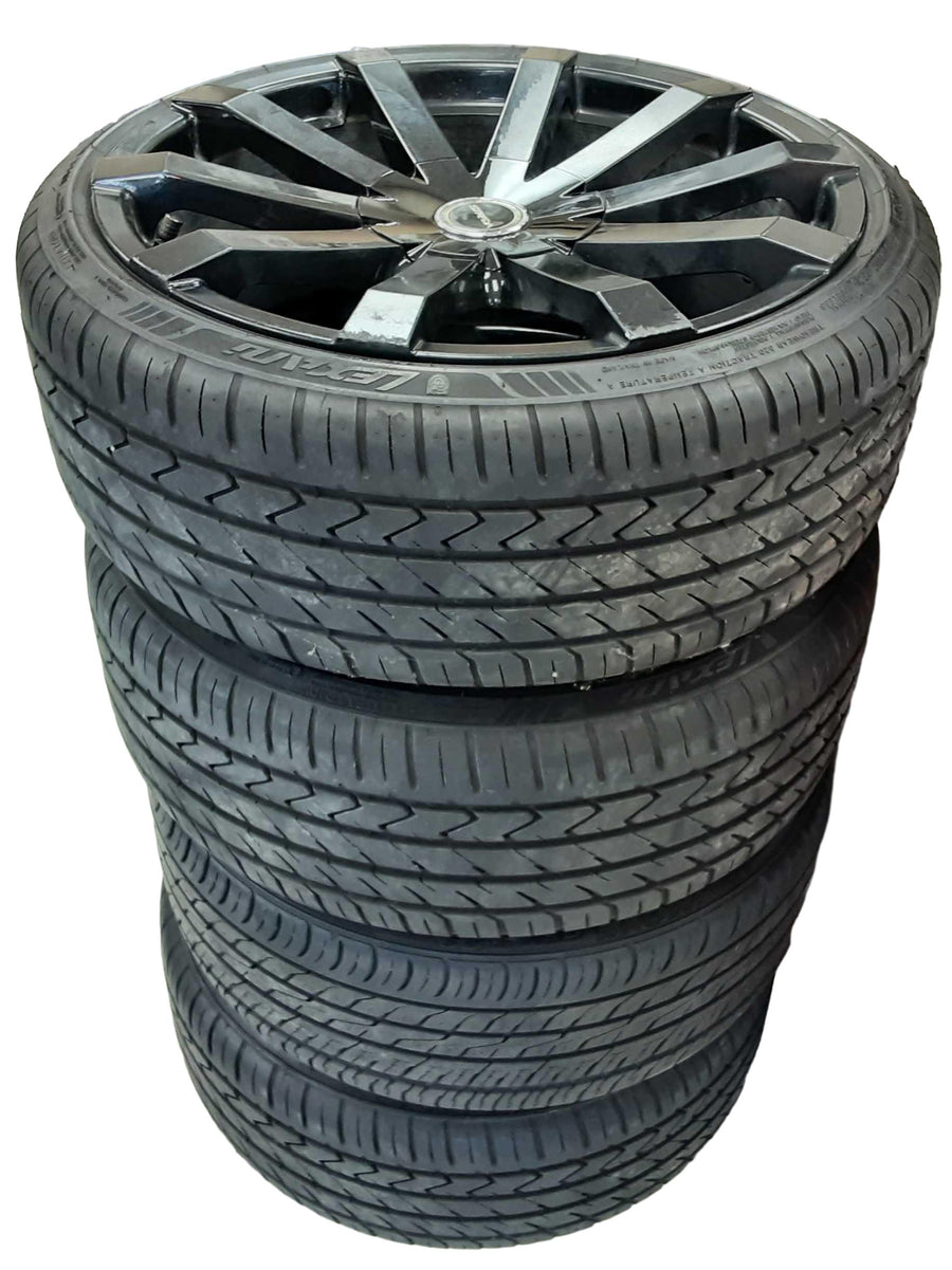 Strada The Word On The Street Black Wheel
