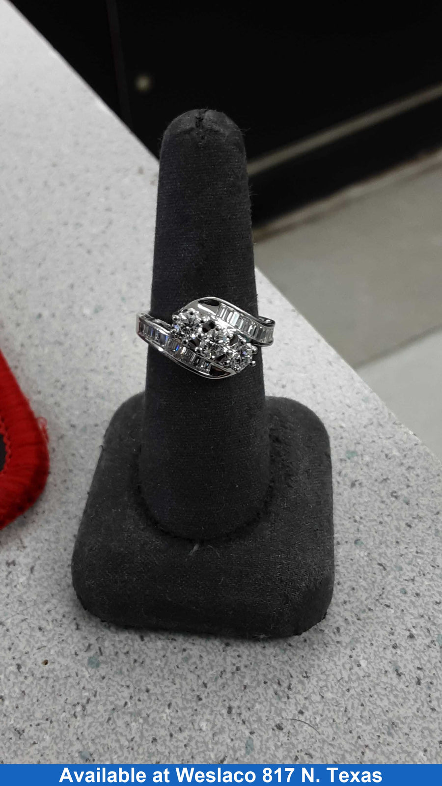 Women's Ring - White Gold 14k (.585) 4.2 grams Size 7.5
