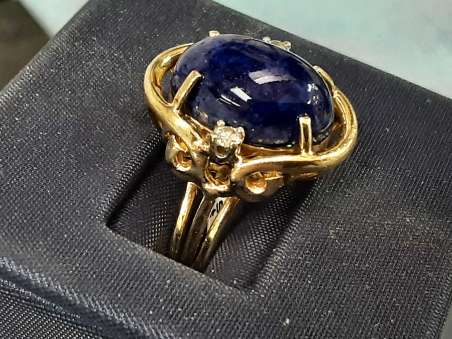 Women's Ring - Yellow Gold 14k (.585) 6.9 grams Size 6.5