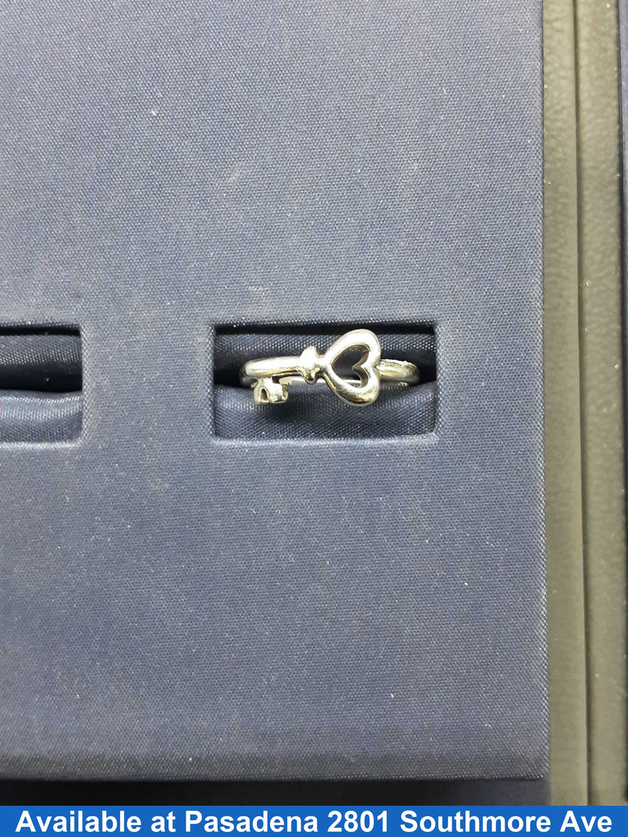 Women's Ring - Silver 2.7 grams Size 9.5