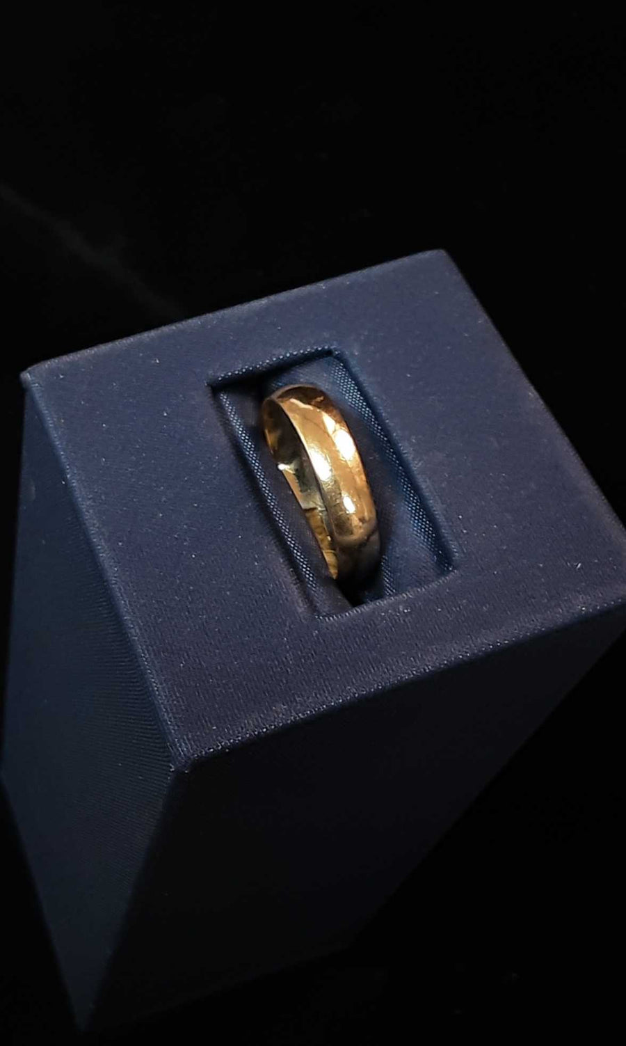 Ring - Wedding Band - Yellow Gold 14k (.585) 2 grams Size 4