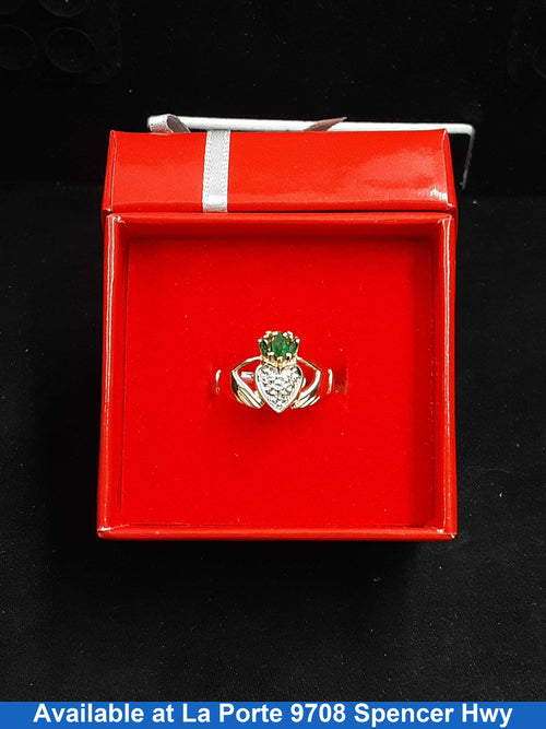 Women's Ring - Yellow Gold 14k (.585) 2.2 grams Size 5.5