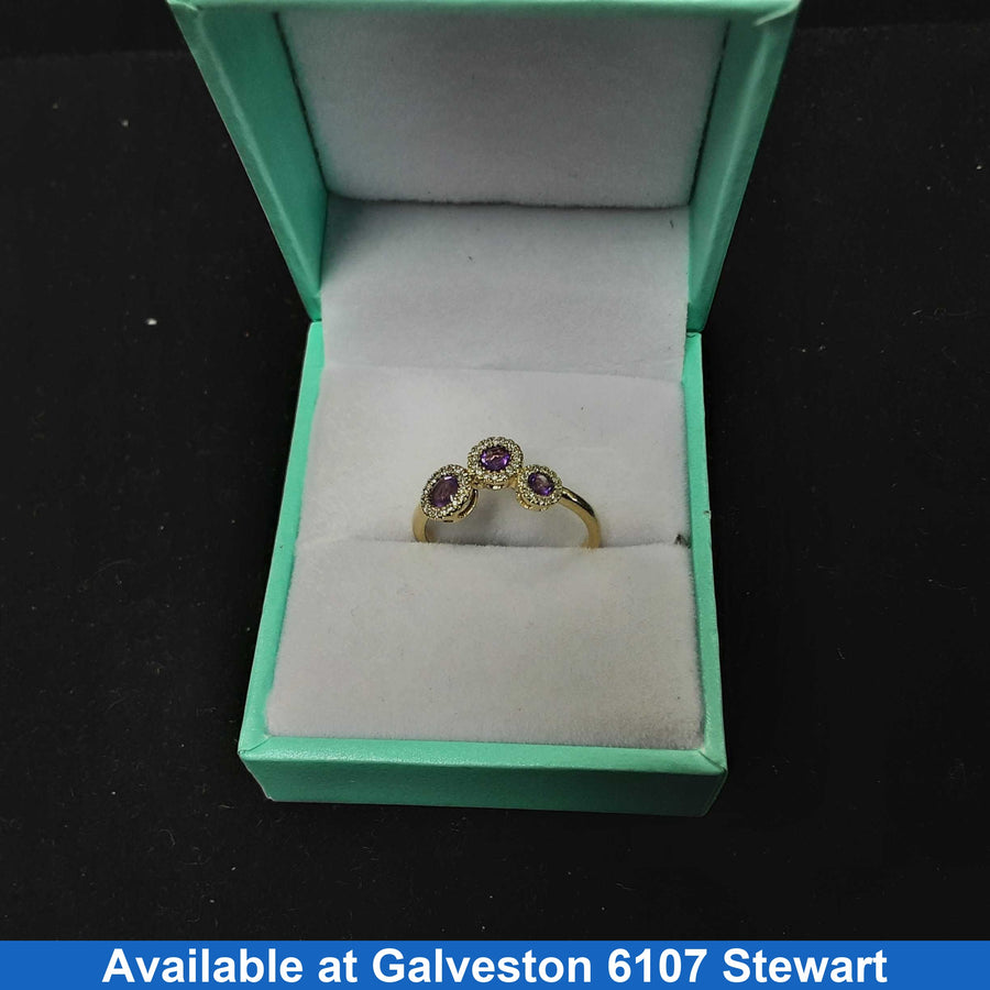 Women's Ring - Yellow Gold 10k (.417) 1.9 grams Size 7