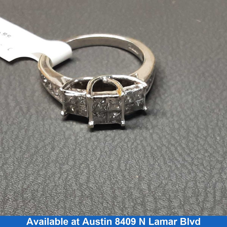Women's Ring - White Gold 10k (.417) 4.2 grams Size 7