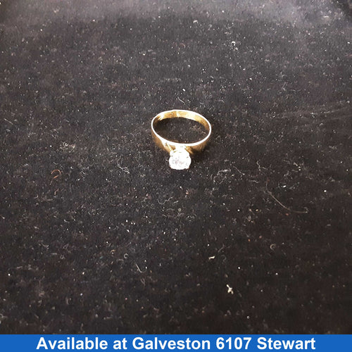 Women's Ring - Solitaire - Yellow Gold 14k (.585) 3.1 grams Size 10.5