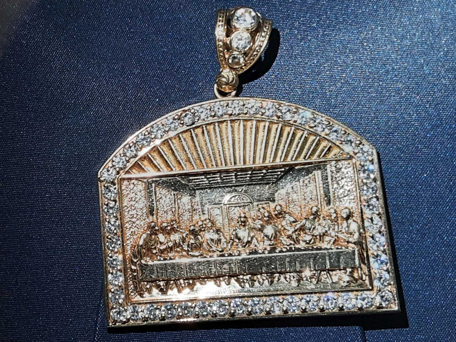 Religious Pendant - Yellow Gold 10k (.417) 14.4 grams