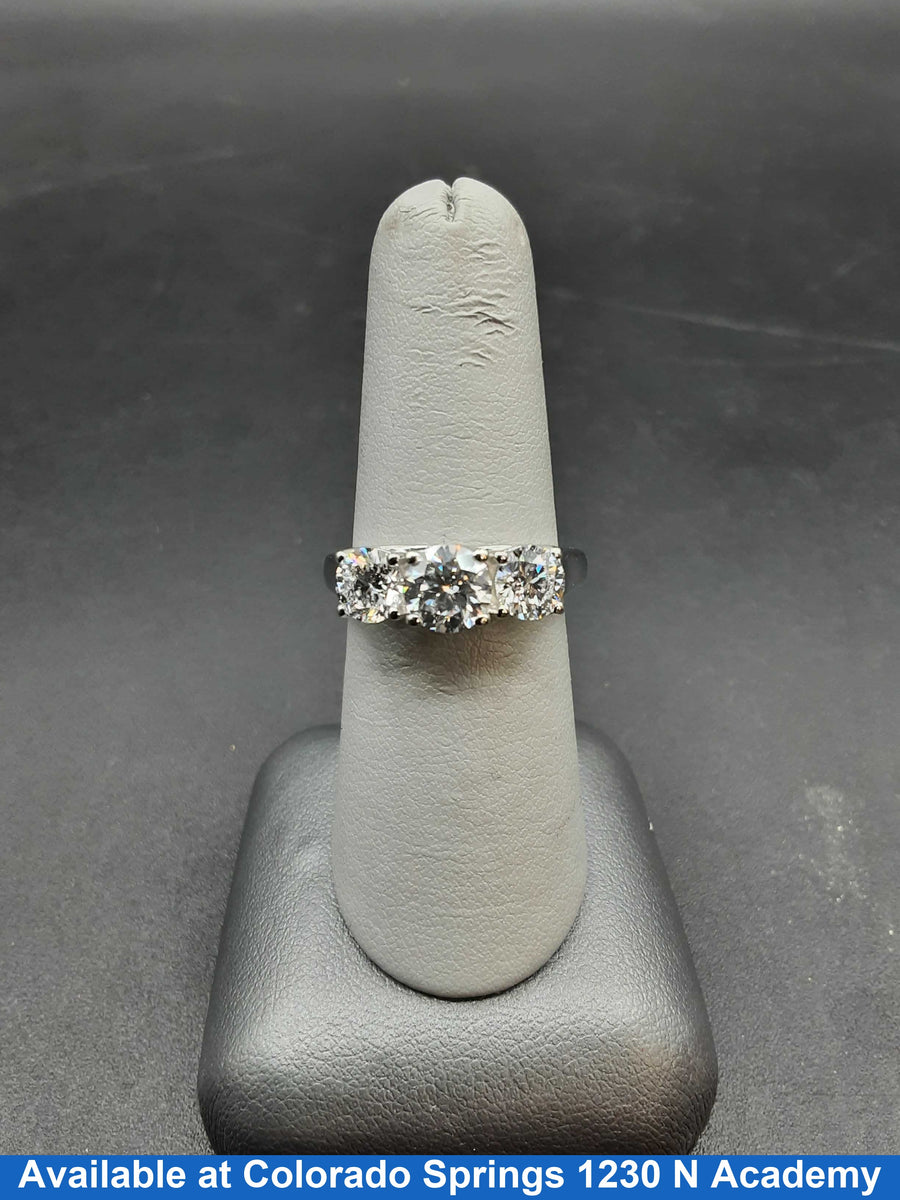 Women's Ring - White Gold 10k (.417) 4.5 grams Size 7