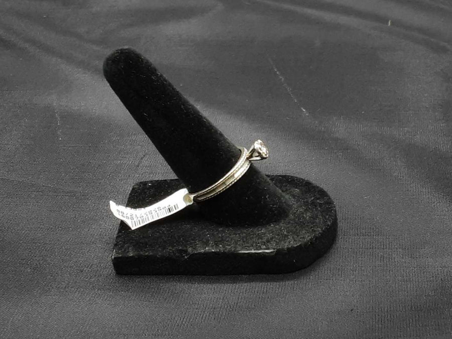 Women's Ring - Solitaire - White Gold 14k (.585) 2.5 grams Size 6.5