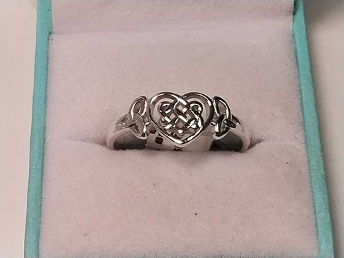 Women's Ring - Silver 2.3 grams Size 10.5