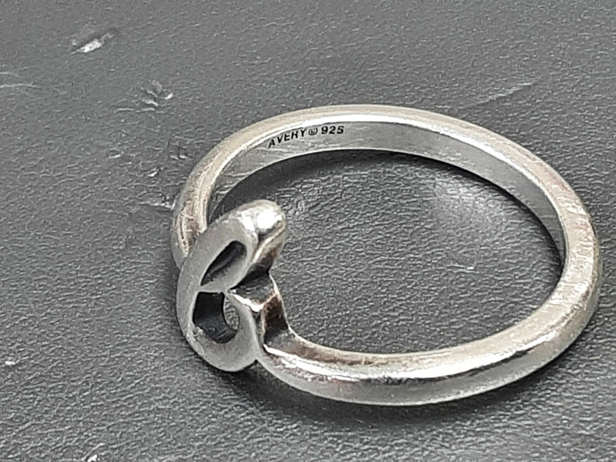 Women's Ring - Silver 3.1 grams Size 8.5