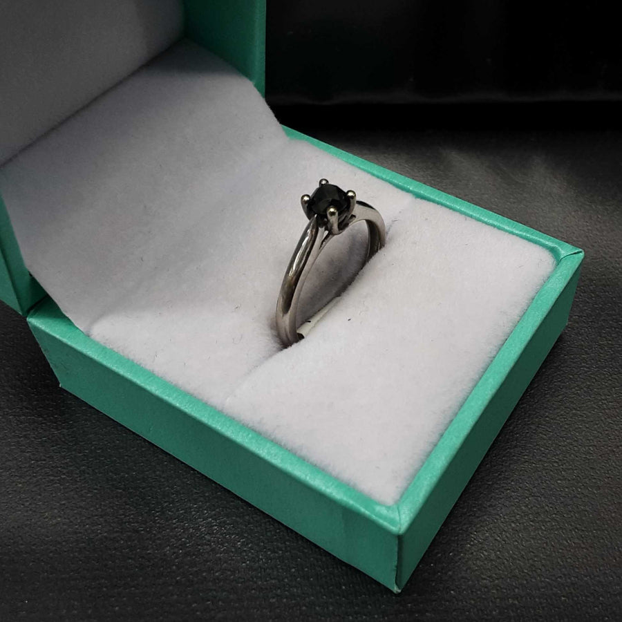 Women's Ring - Solitaire - White Gold 10k (.417) 2 grams Size 7
