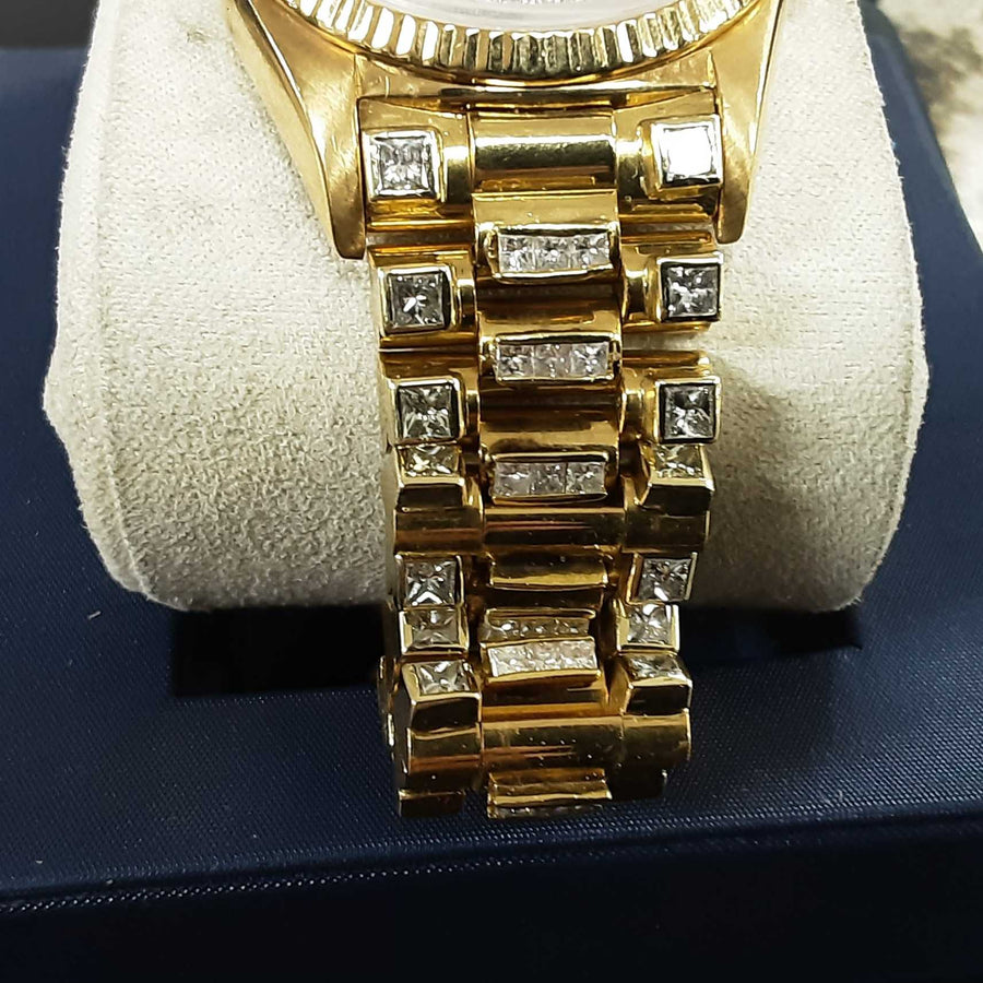 Watch - Yellow Gold 18k (.750) 146.9 grams