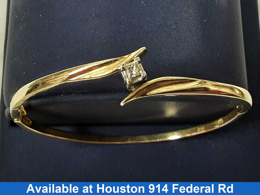 Bangle Bracelet - Yellow Gold 14k (.585) 10.4 grams 6 inch