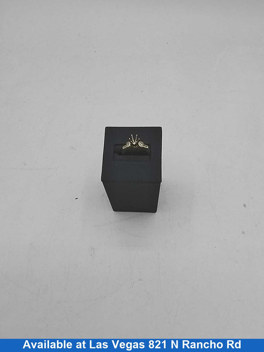 Women's Ring - Solitaire - White Gold 18k (.750) 6.7 grams Size 20