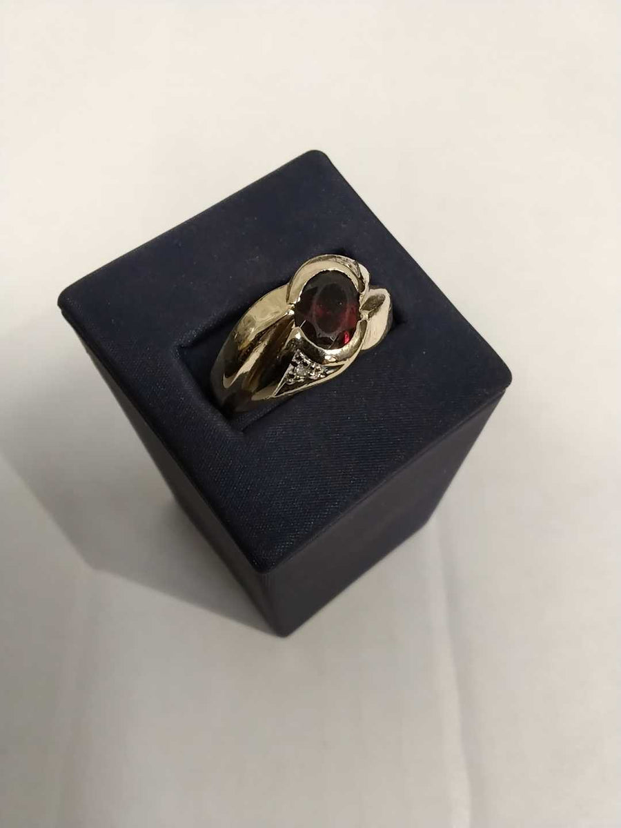 Men's Ring - Yellow Gold 10k (.417) 6.9 grams Size 8