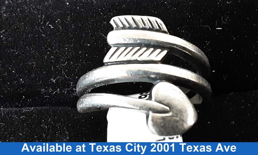 Women's Ring - Silver 4.4 grams Size 4.5