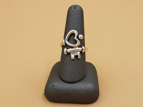 James Avery Key To My Heart