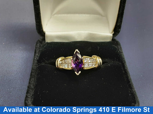 Women's Ring - Yellow Gold 18k (.750) 9.7 grams Size 8.5