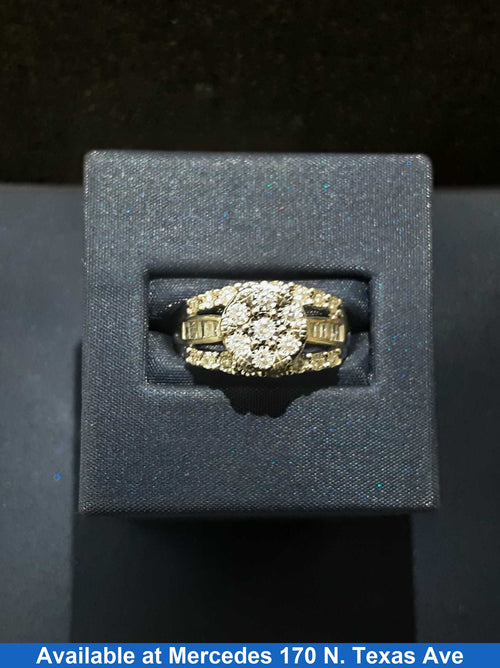 Women's Ring - White Gold 10k (.417) 4.7 grams Size 8
