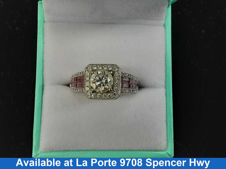 Women's Ring - White Gold 18k (.750) 8.2 grams Size 7