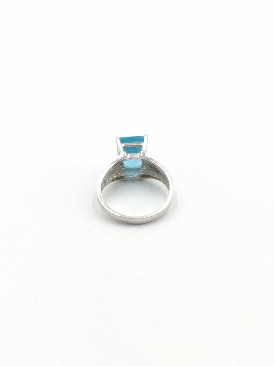 Women's Ring - White Gold 14k (.585) 3.9 grams Size 6.5