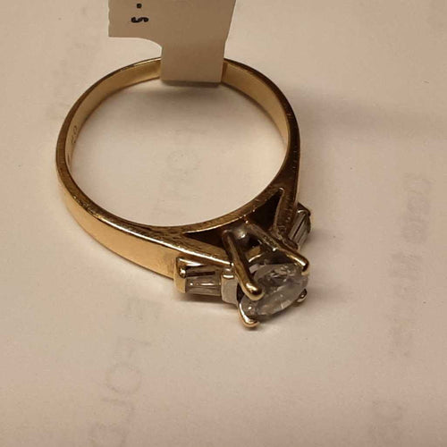 Women's Ring - Solitaire - Yellow Gold 14k (.585) 3.7 grams Size 7