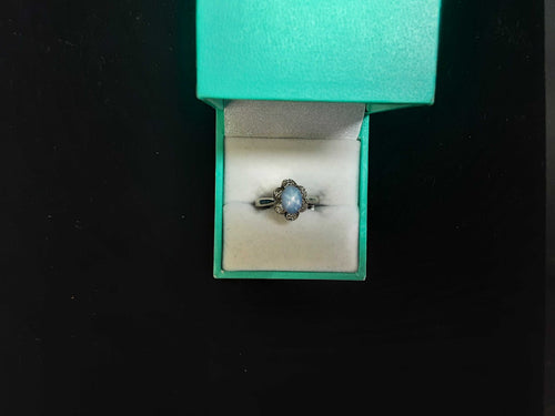 Women's Ring - White Gold 14k (.585) 3.3 grams Size 7.5