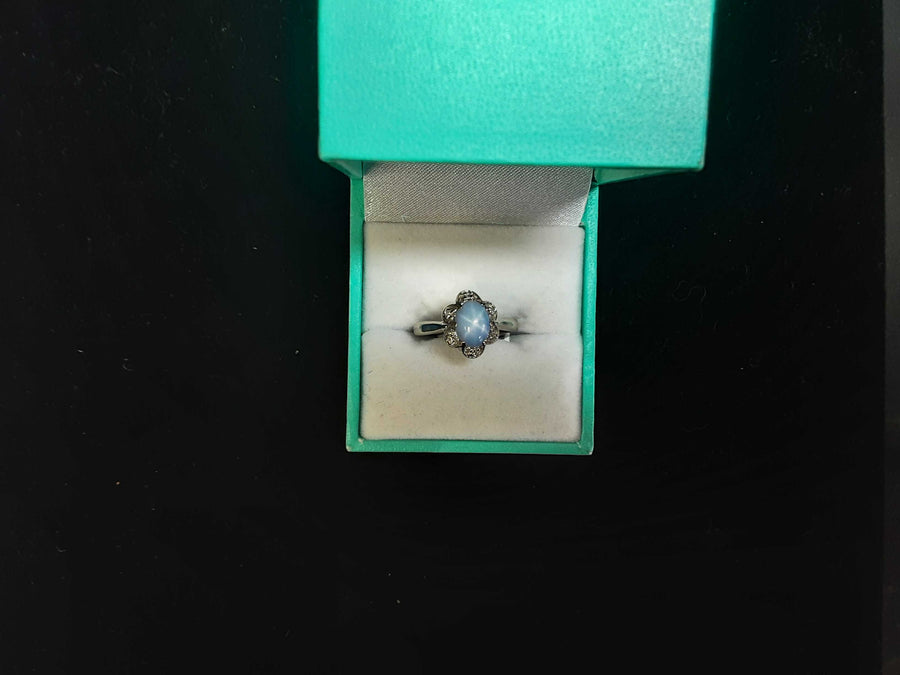 Women's Ring - White Gold 14k (.585) 3.3 grams Size 7.5