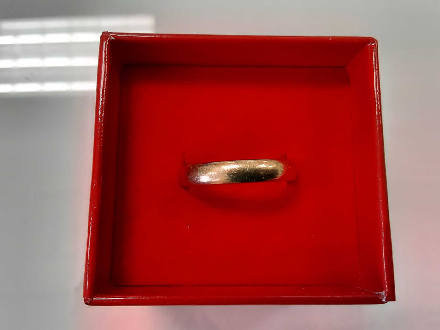 Ring - Wedding Band - Yellow Gold 14k (.585) 3.8 grams Size 20