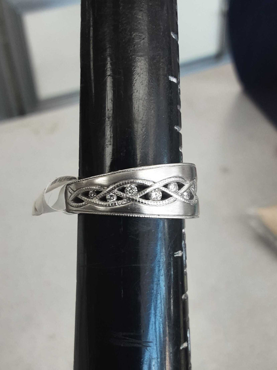 Ring - Wedding Band - White Gold 10k (.417) 8.3 grams Size 9